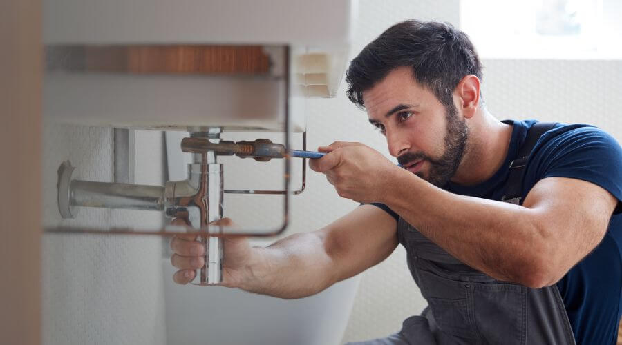 Water heater thermostat replacement in Kokomo, IN